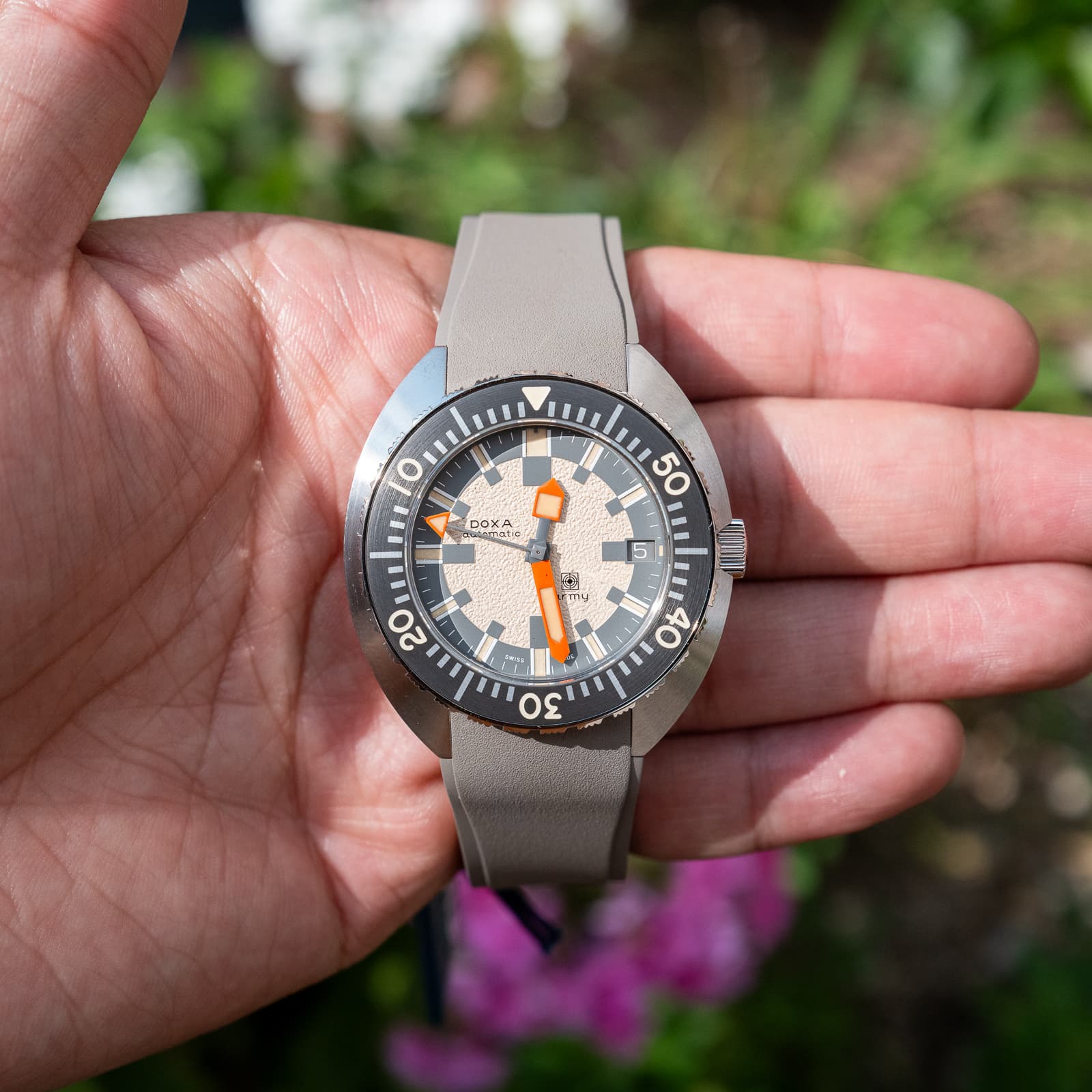 Doxa X Hodinkee SUB Army 200T — image 1